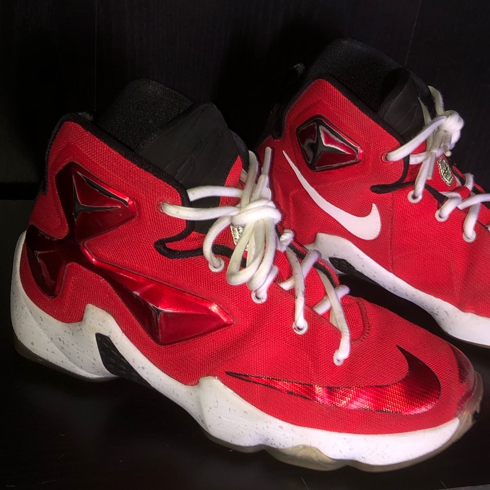 Nike Lebron 13 On Court Basketball Shoes